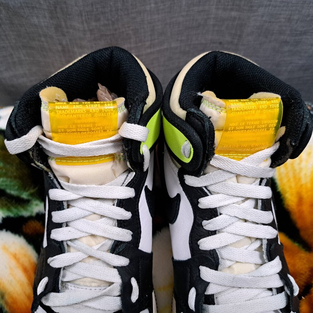 %Air Jordan 1 Retro High White Volt Size GS 6Y / 7.5 Women AJ24 - Picture 10 of 12